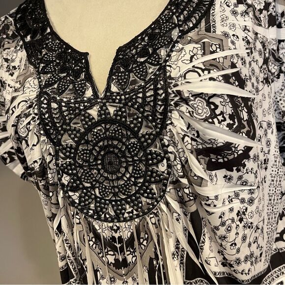 Rhinestones embellished short sleeve v-neck tunic / top - Picture 2 of 12